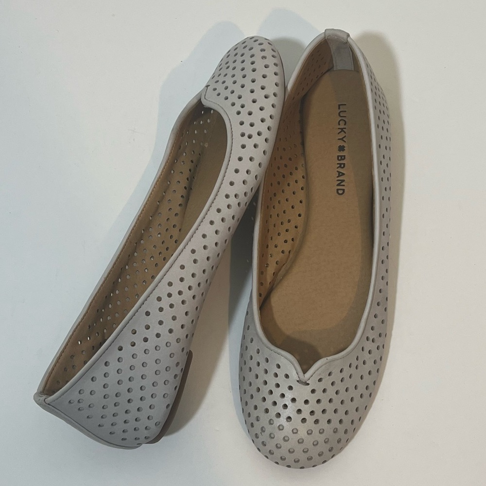 Lucky Brand Enorahh Flats Beige Gray Womens Size 9 Closed Toe Slide Ballet